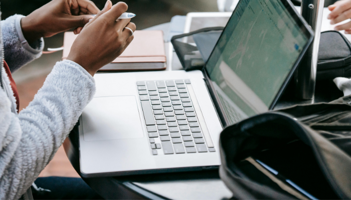 How to Create a Desk Toolkit for Migraine at Work